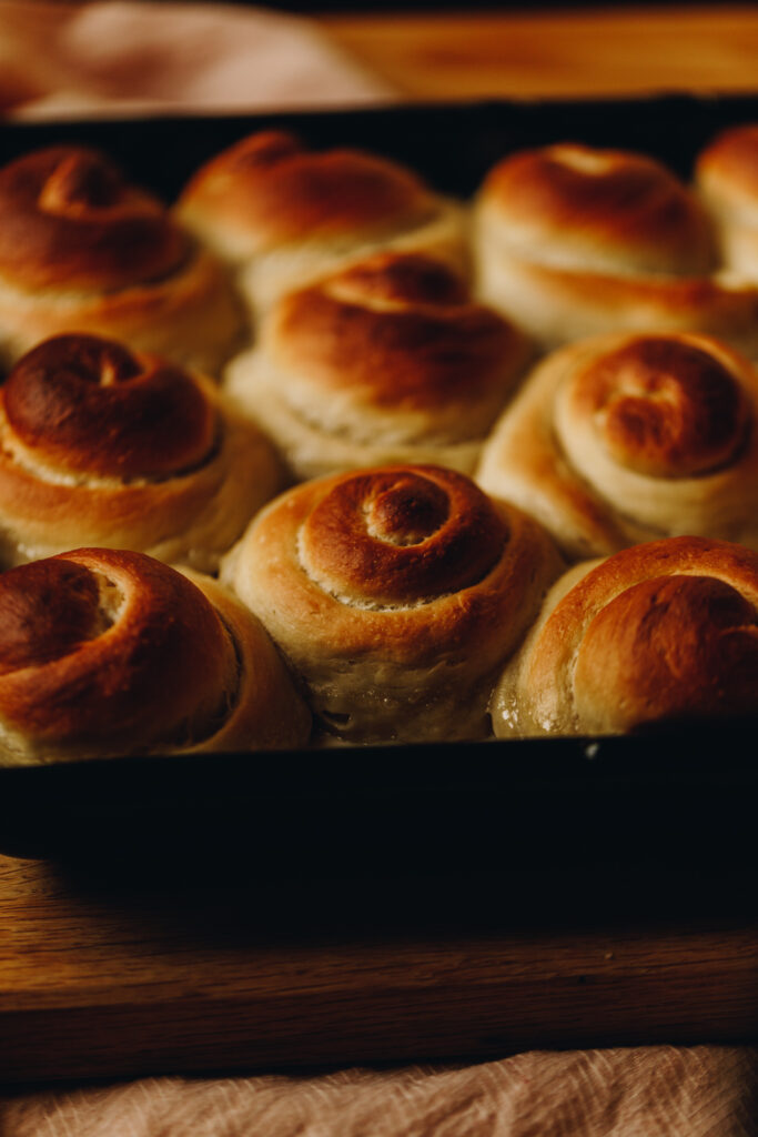 Bake the coconut buns