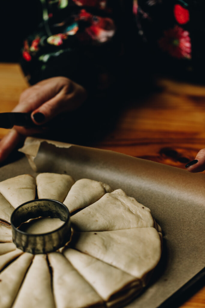 Cut the dough in to 16 pieces