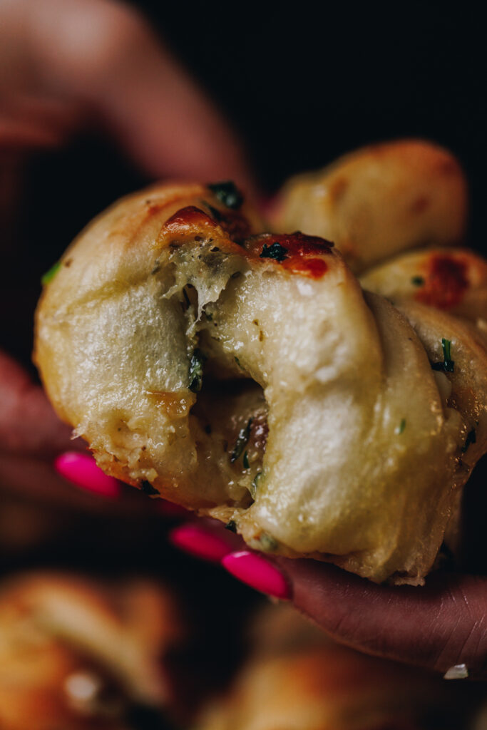 Roasted Garlic Knots