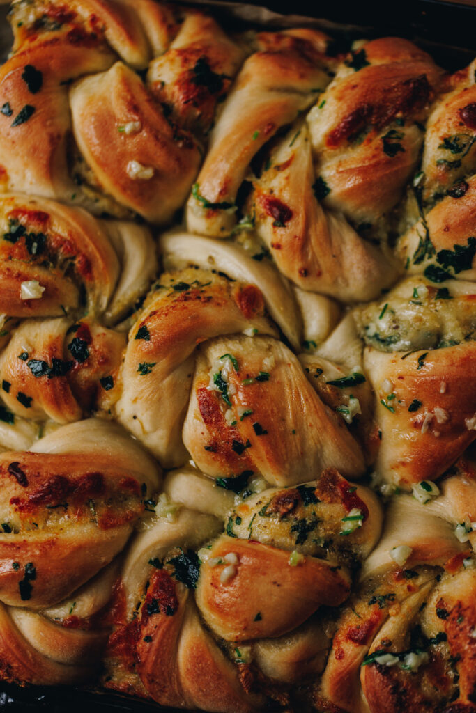 Roasted Garlic Knots