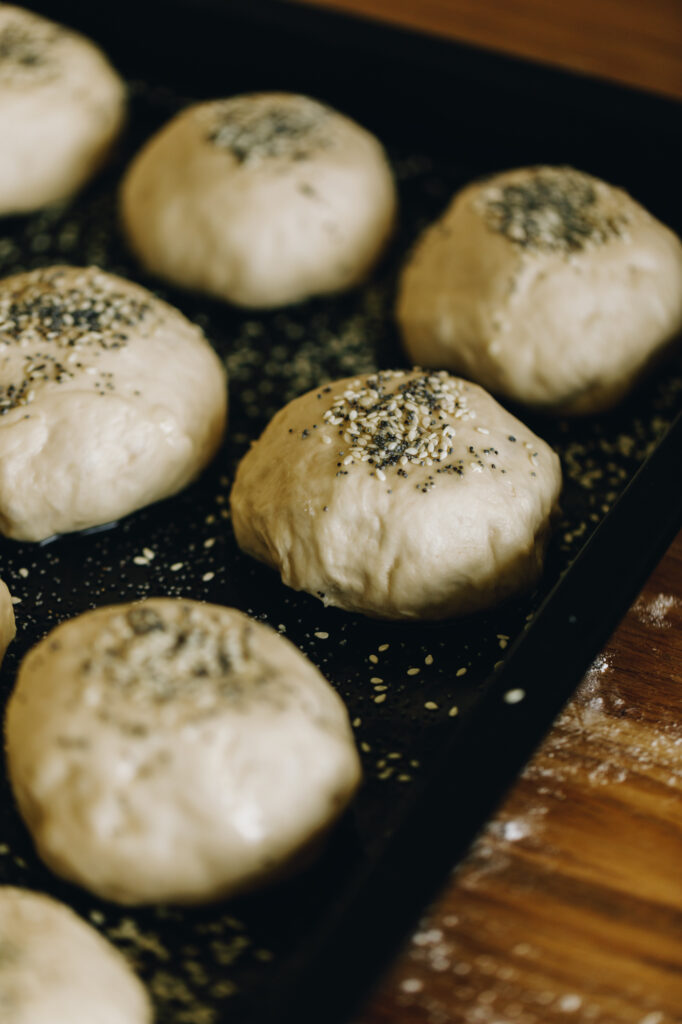 Cheesy No-knead Bread Buns