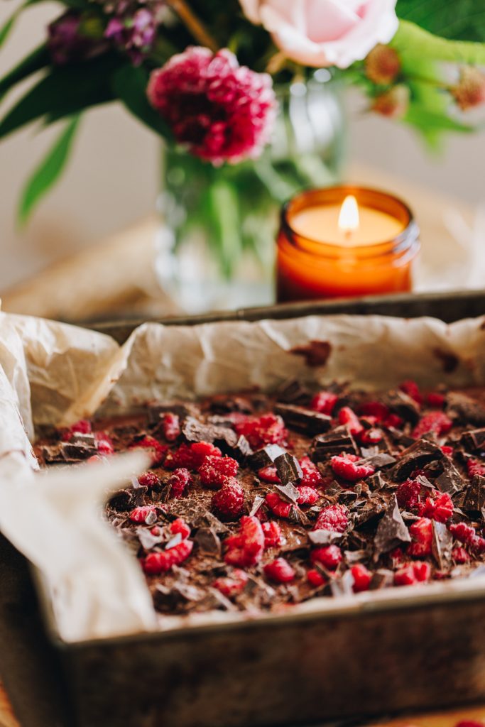 Layer the chocolate mixture and raspberries