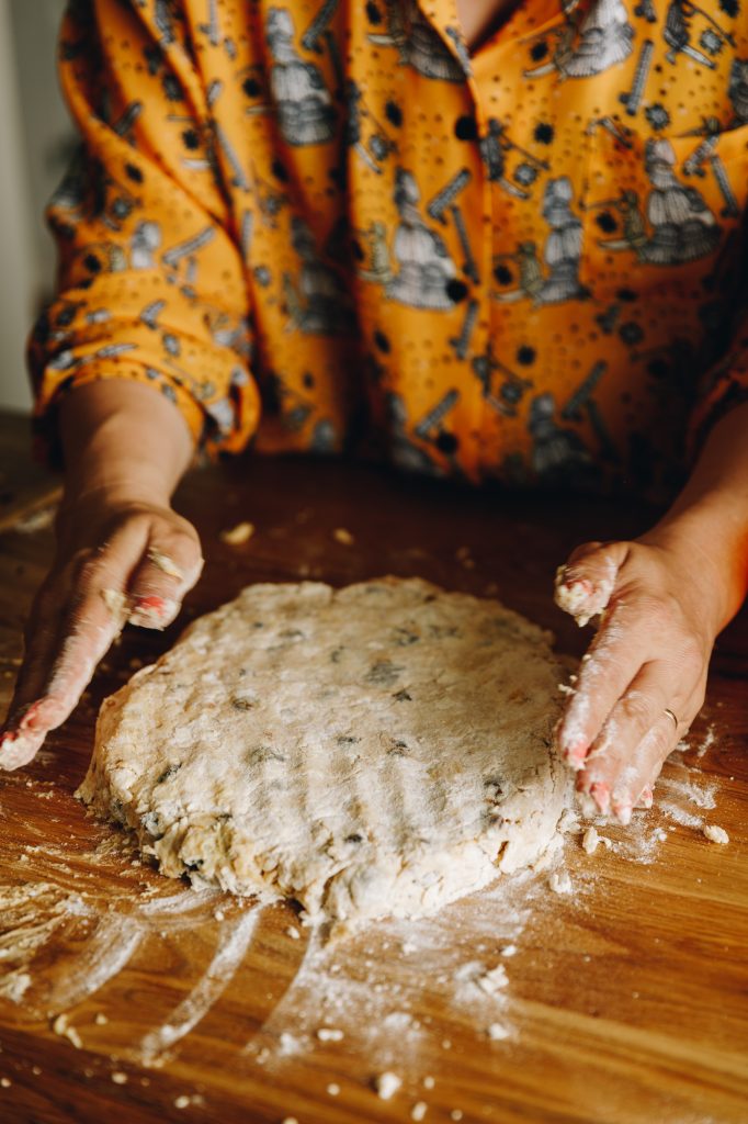 Mould the dough in to a circle