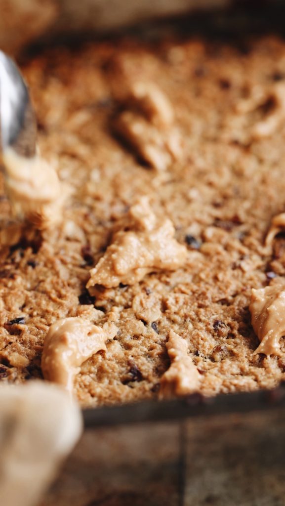 Baked museli bars with peanut butter