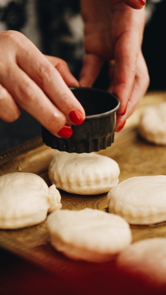 Cutting the dough