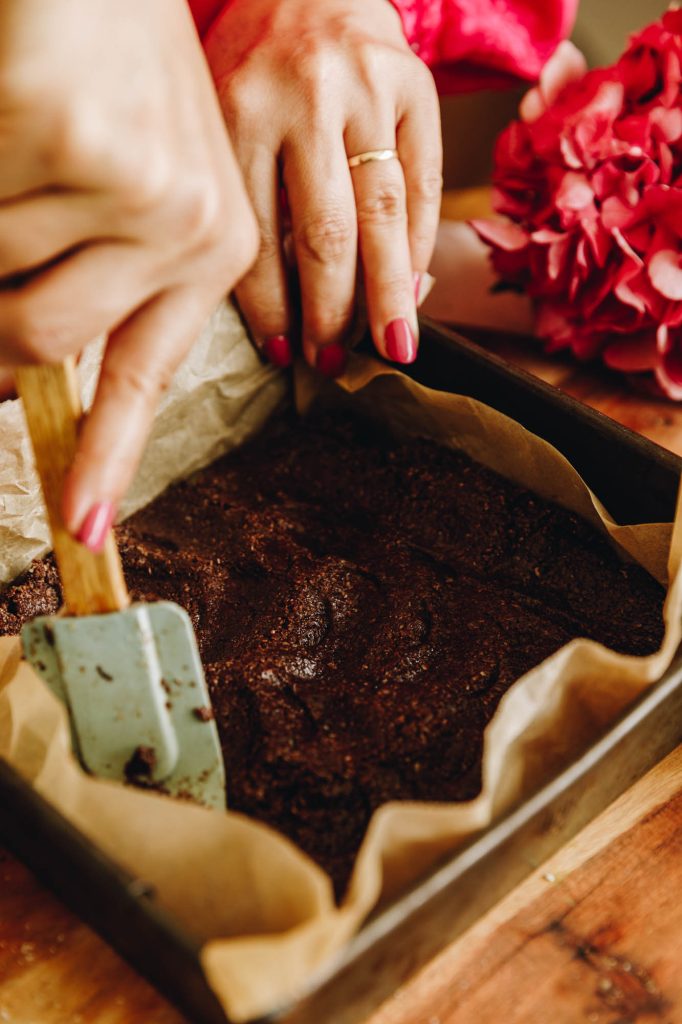 Press the chocolate base in to the tin