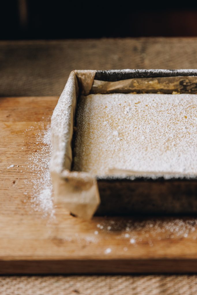 Icing sugar dusting
