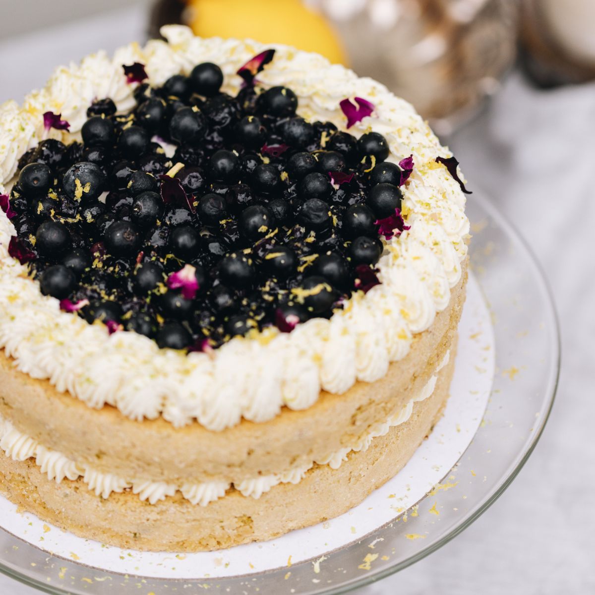 Pistachio and Blueberry Sponge